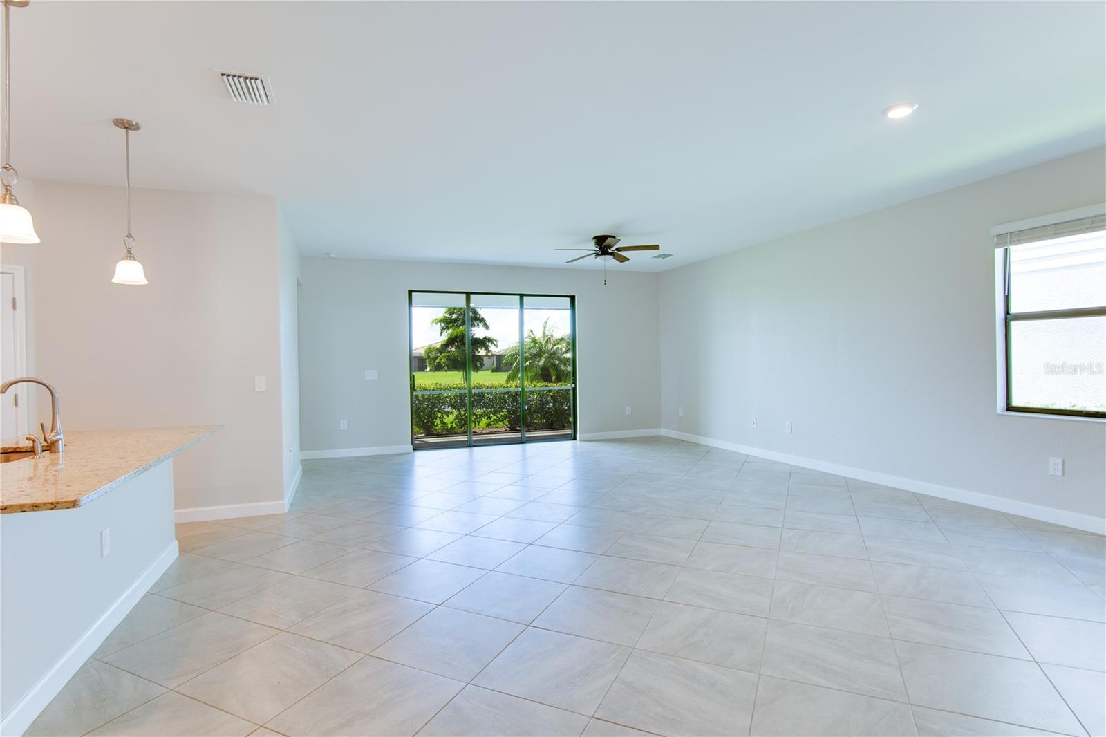 LORRAINE LAKES PH I - Residential Lease