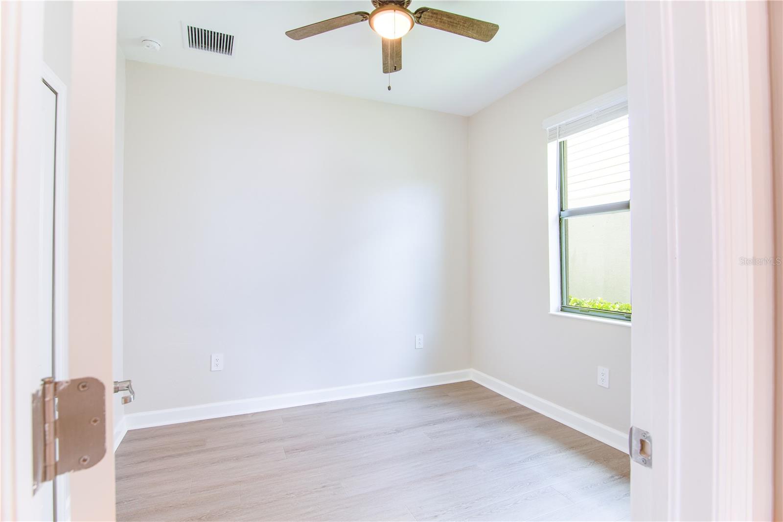 LORRAINE LAKES PH I - Residential Lease