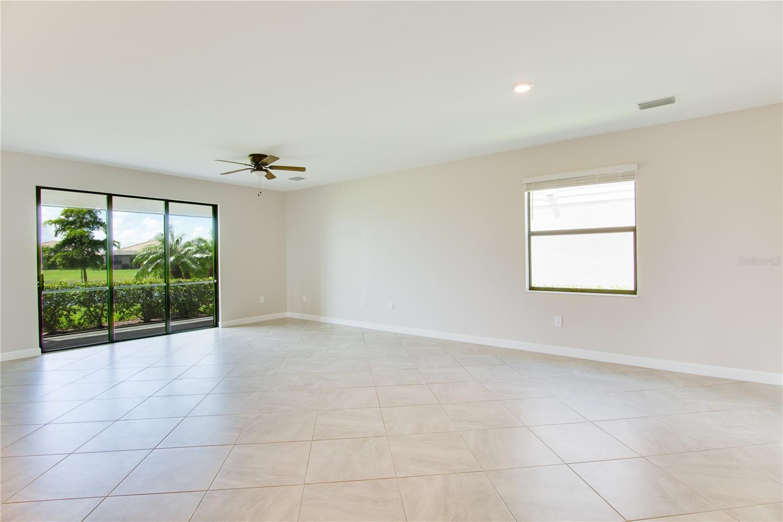 LORRAINE LAKES PH I - Residential Lease