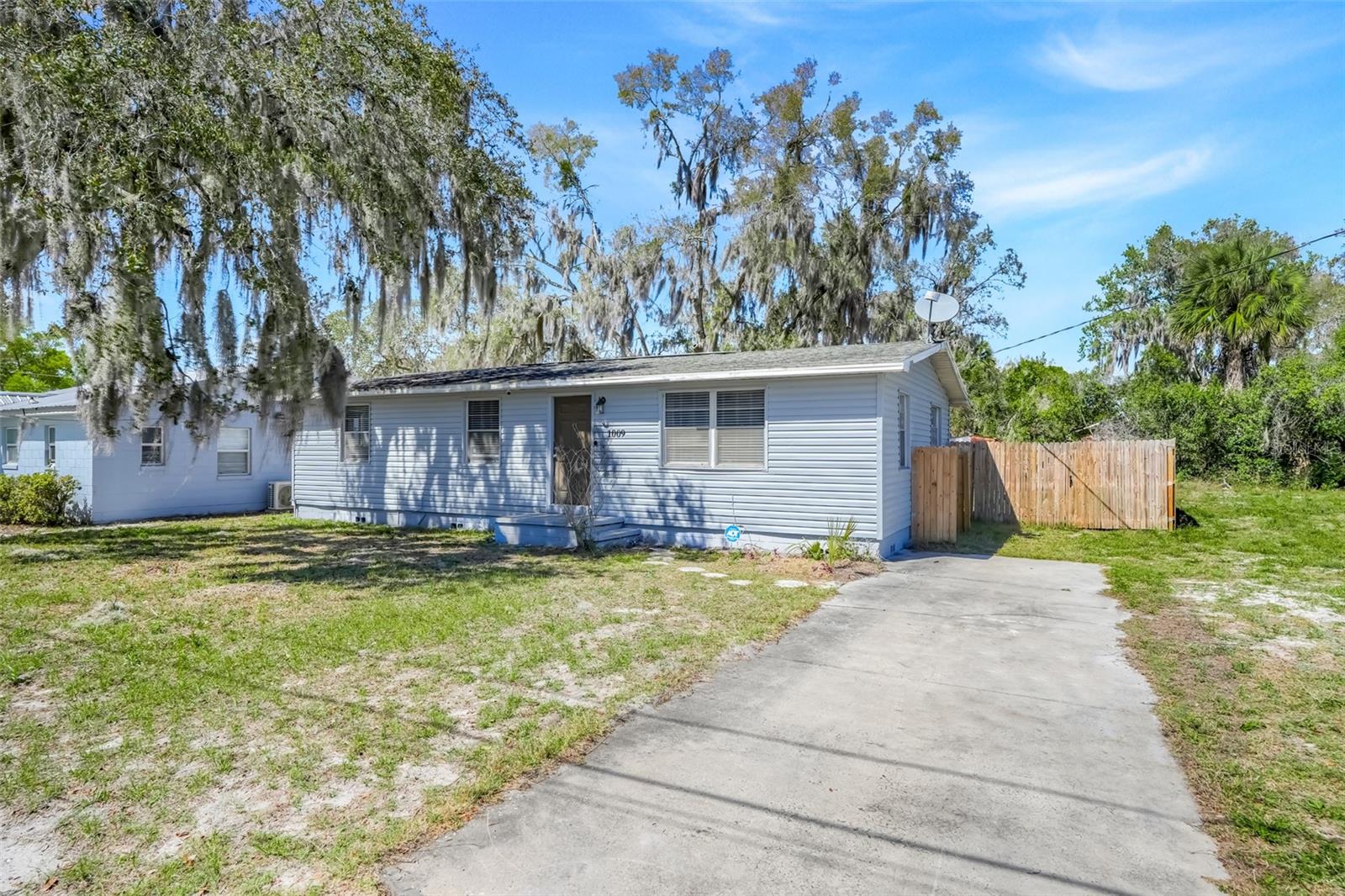 Back on market due to buyer's financing fell through! HOME PASSED FHA APPRASIAL! This home is perfect for FIRST TIME HOMEBUYERS or as an INVESTMENT PROPERTY. Property features 3 Bedrooms, 1 Full Bathroom and Over 1,000sqft of living space. Recent improvements include NEW VINYL FLOORING IN BEDROOMS, NEW APPLIANCES (Refrigerator, Range, Microwave, Washer & Dryer), NEW INTERIOR & EXTERIOR PAINT, NEW WOODEN FENCE, NEW ELECTRICAL MAIN PANEL, NEW WATER HEATER (2023), and a WHOLE-HOUSE GENERATOR HOOKUP.
Enjoy a large, spacious, fully fenced-in backyard, ready for your own outdoor vision perfect for entertaining, gardening, or adding a pool. NO HOA and zoned SR, offering flexibility for your lifestyle or Investment plans.
This home is conveniently located just minutes from Downtown's Waterfront District, with easy access to shopping, dining, festivals, and Lake Eustis. Residents love the community feel, accessibility, and proximity to everyday amenities.

SOLD AS-IS! Don’t miss out on this prime Eustis location!