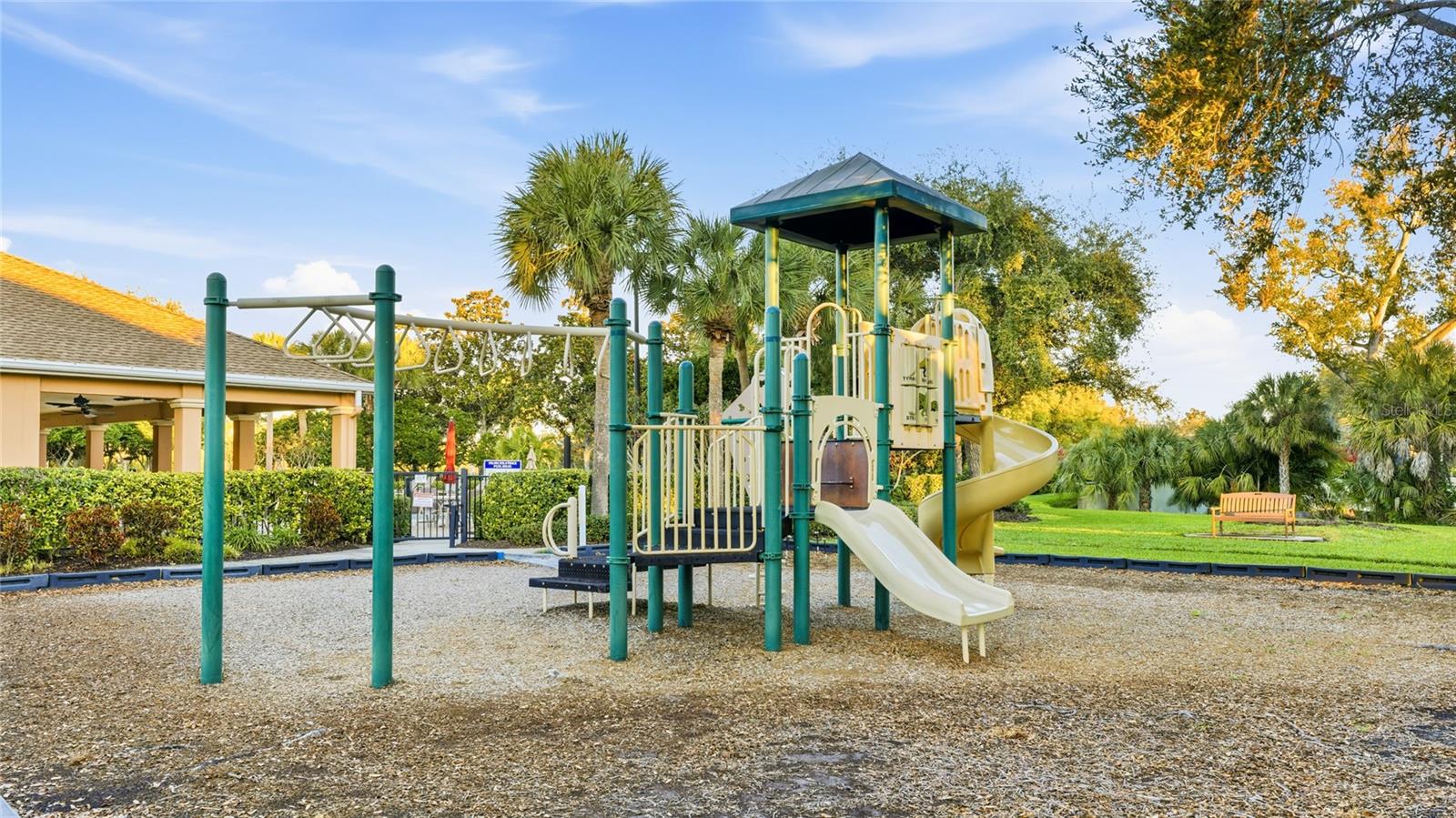 PALMA SOLA TRACE - Residential
