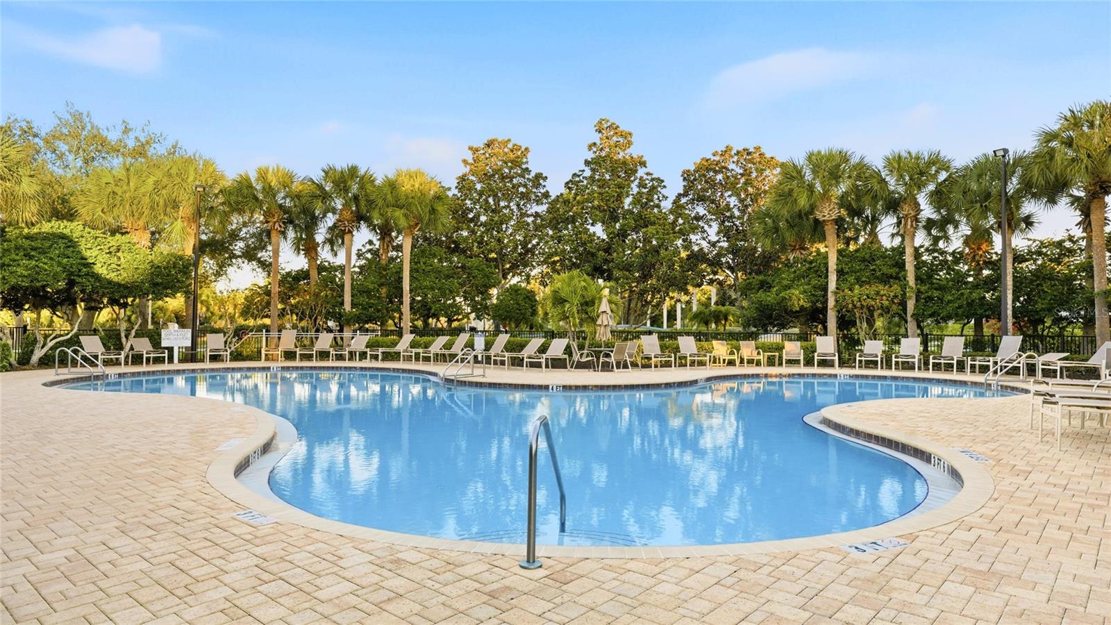 PALMA SOLA TRACE - Residential