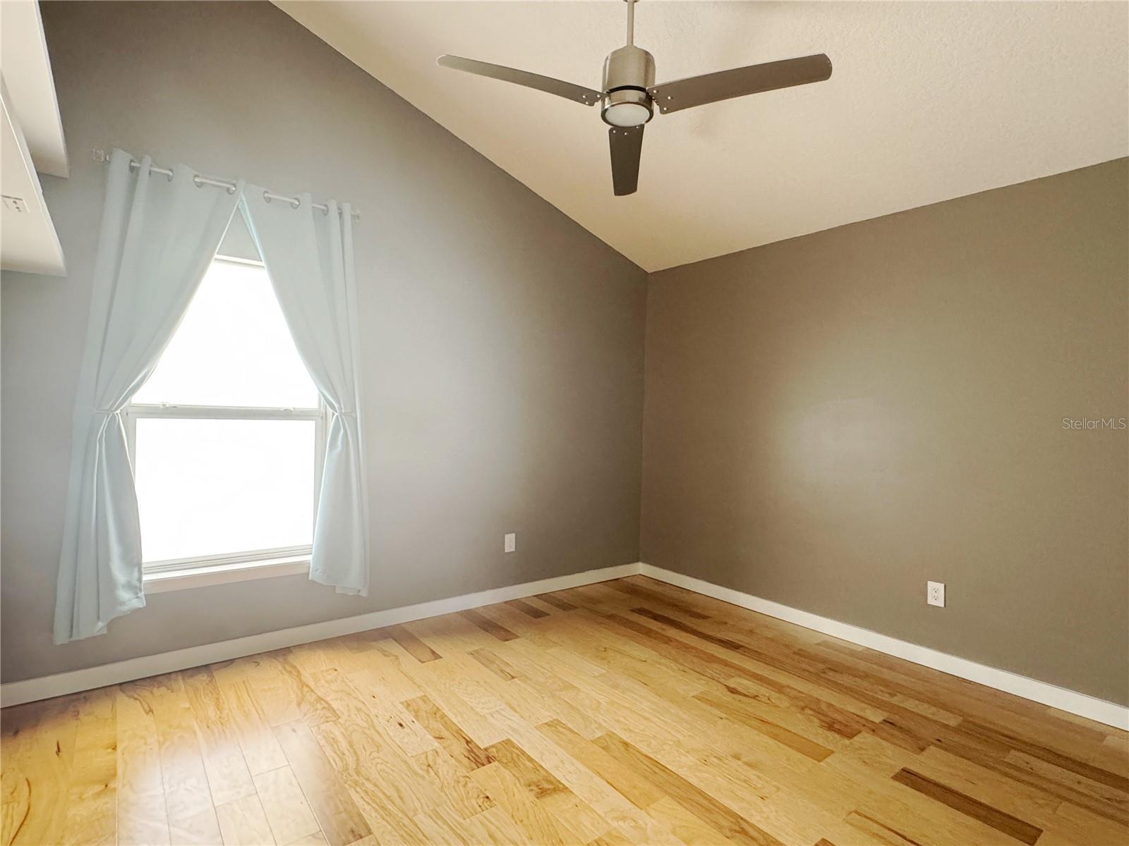 PALM COVE ESTATES - Residential Lease
