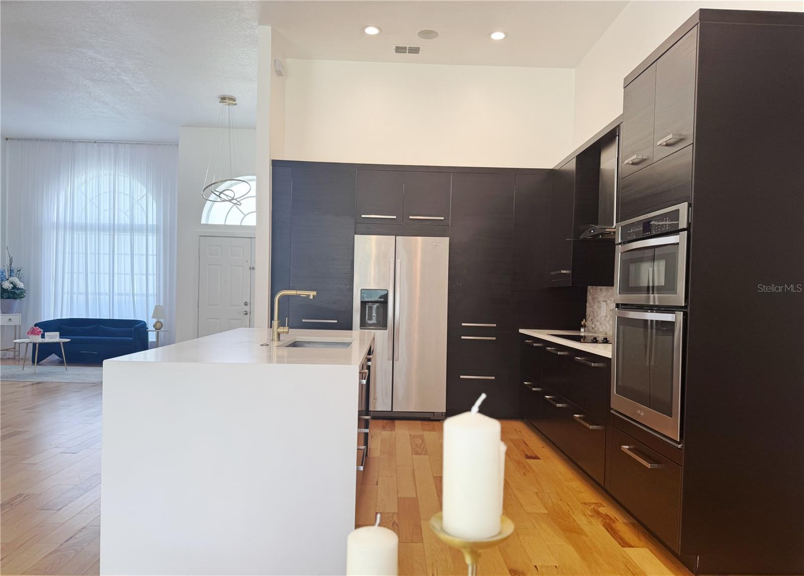 PALM COVE ESTATES - Residential Lease