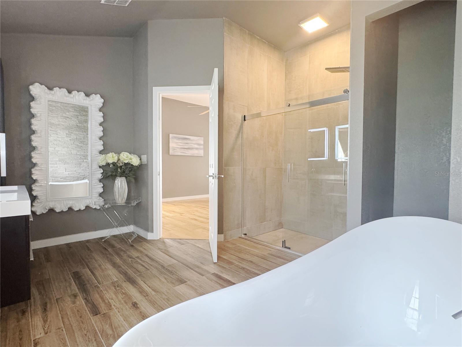 PALM COVE ESTATES - Residential Lease