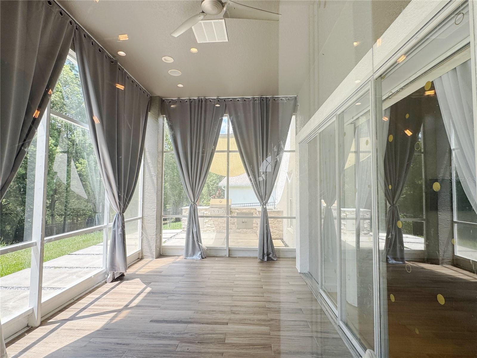 PALM COVE ESTATES - Residential Lease
