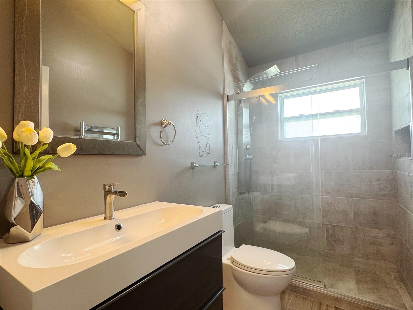 PALM COVE ESTATES - Residential Lease