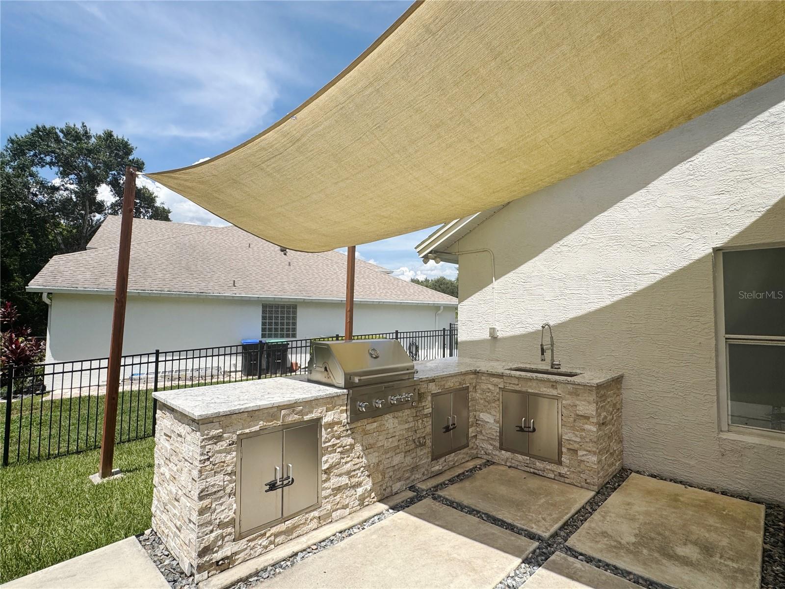 PALM COVE ESTATES - Residential Lease