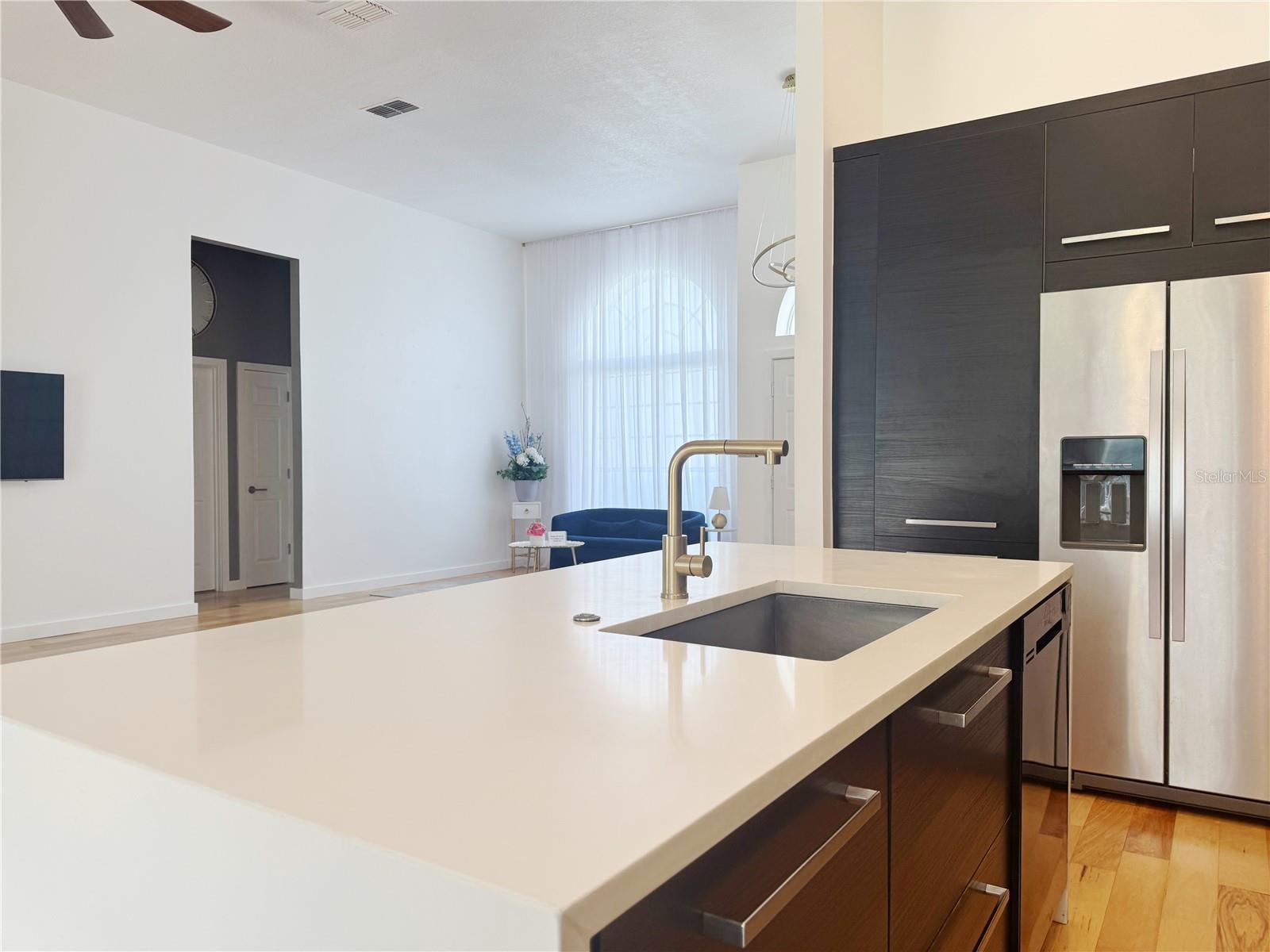 PALM COVE ESTATES - Residential Lease