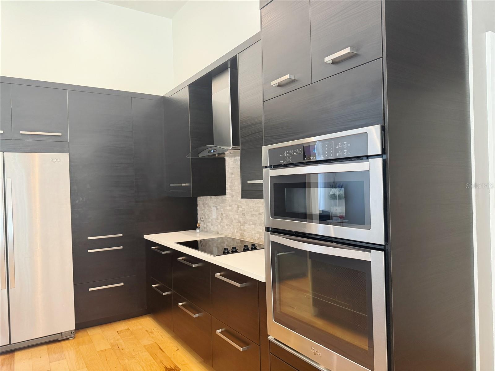PALM COVE ESTATES - Residential Lease