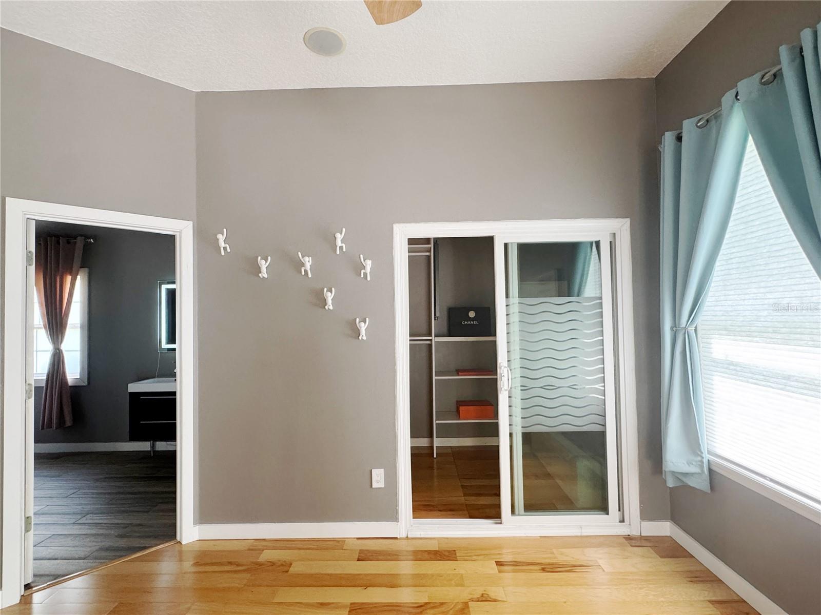 PALM COVE ESTATES - Residential Lease