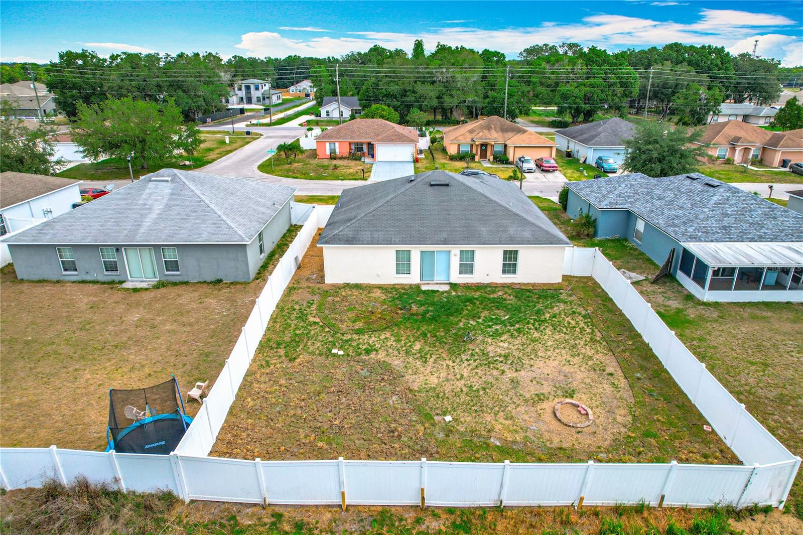 COUNTRY SQUARE - Residential