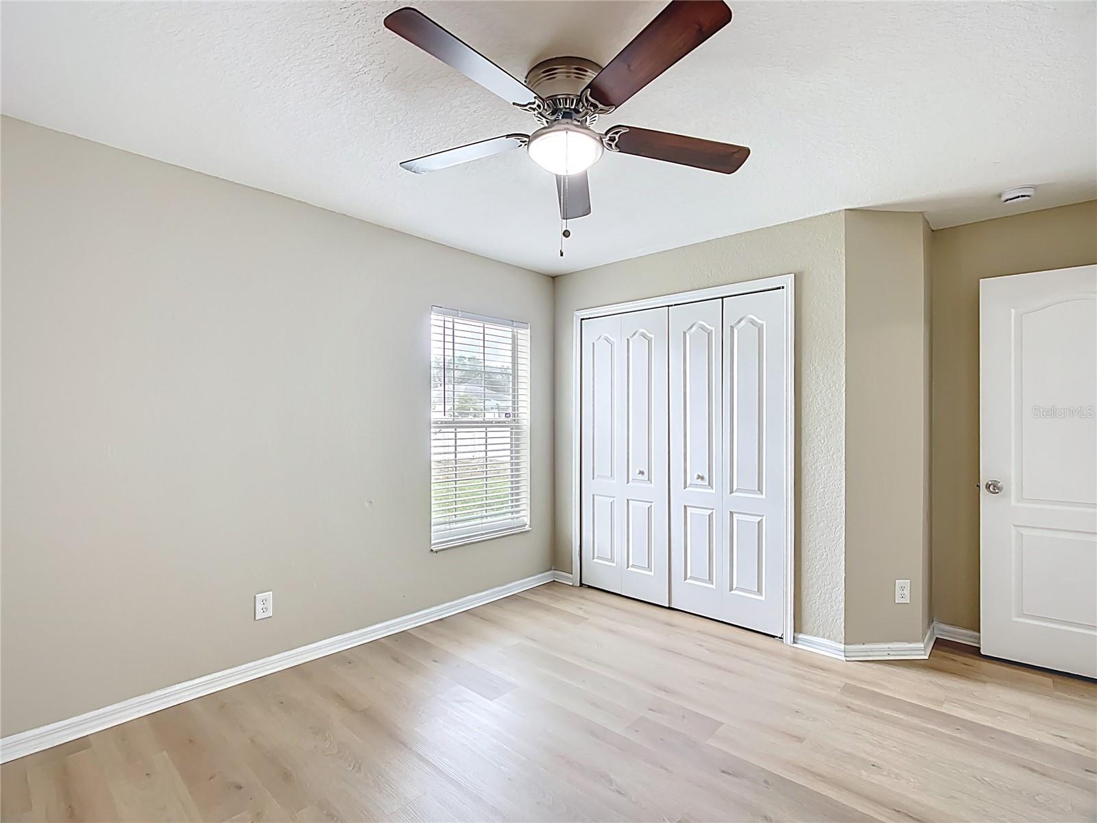 COUNTRY SQUARE - Residential