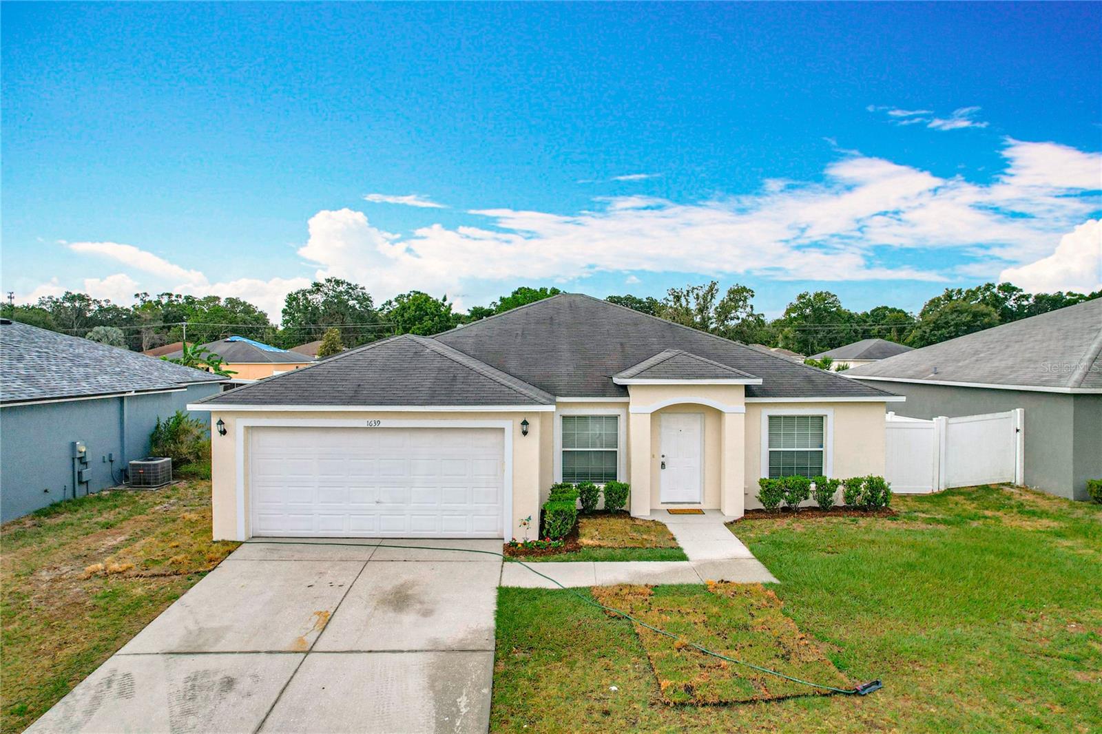 COUNTRY SQUARE - Residential