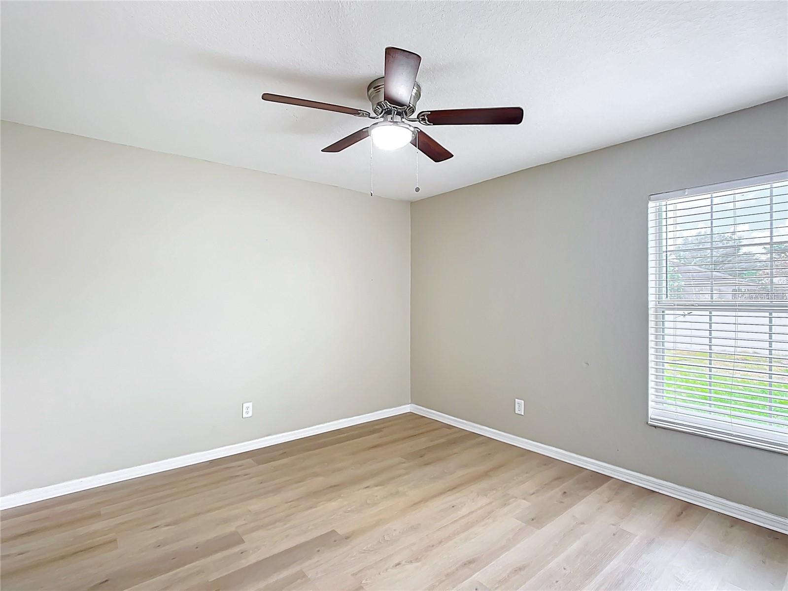 COUNTRY SQUARE - Residential