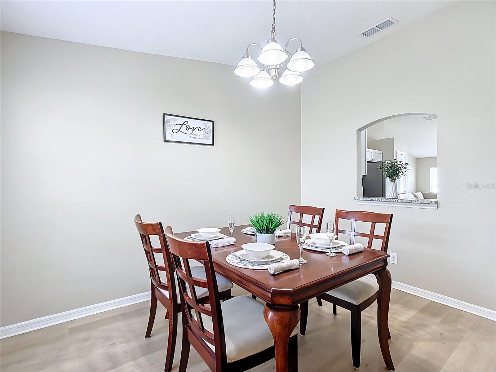 COUNTRY SQUARE - Residential