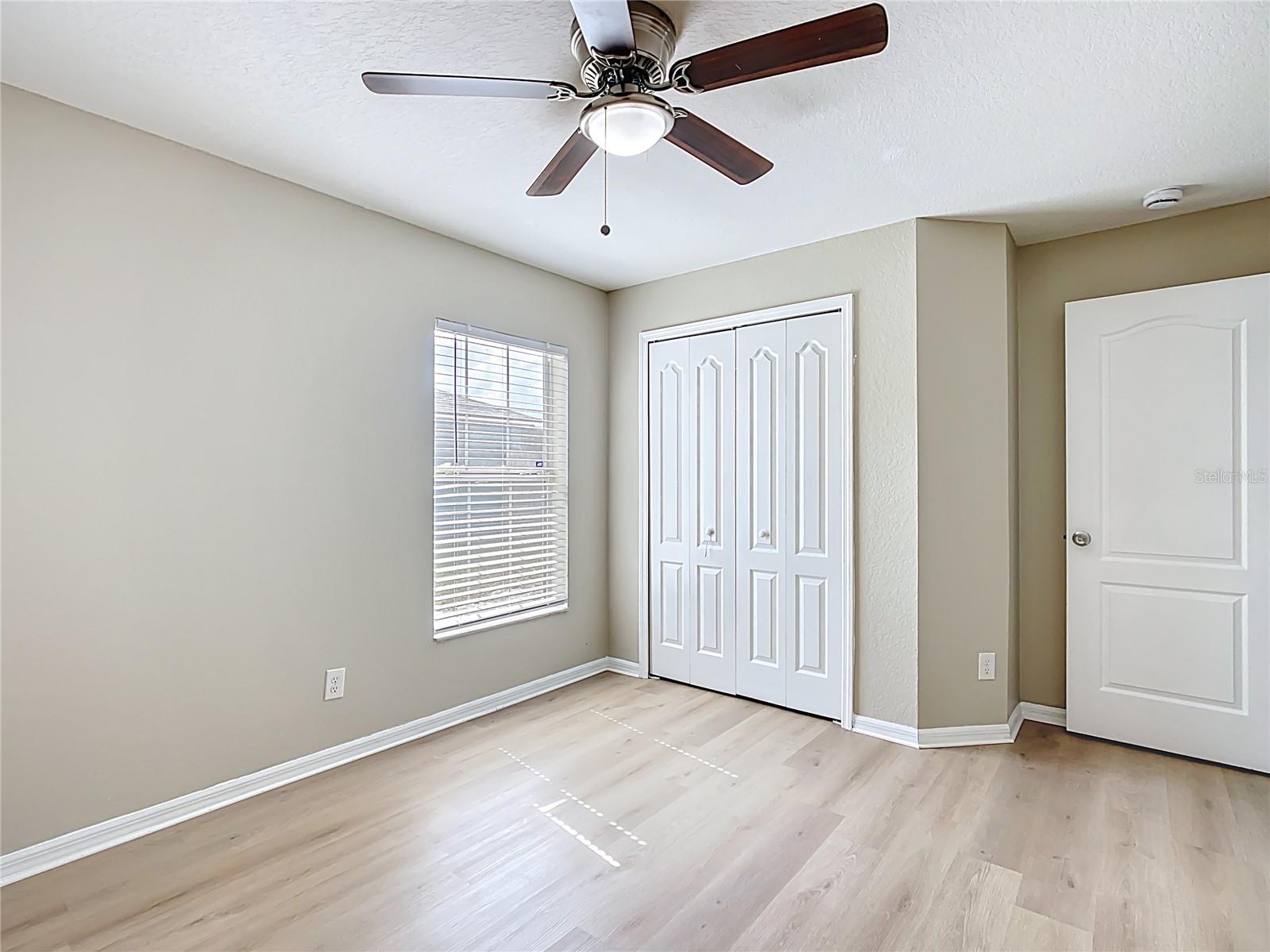 COUNTRY SQUARE - Residential
