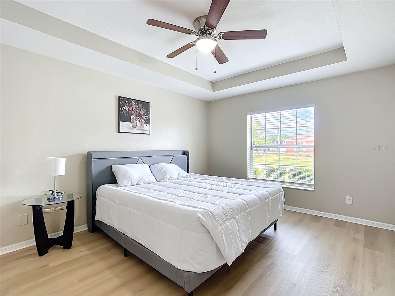COUNTRY SQUARE - Residential