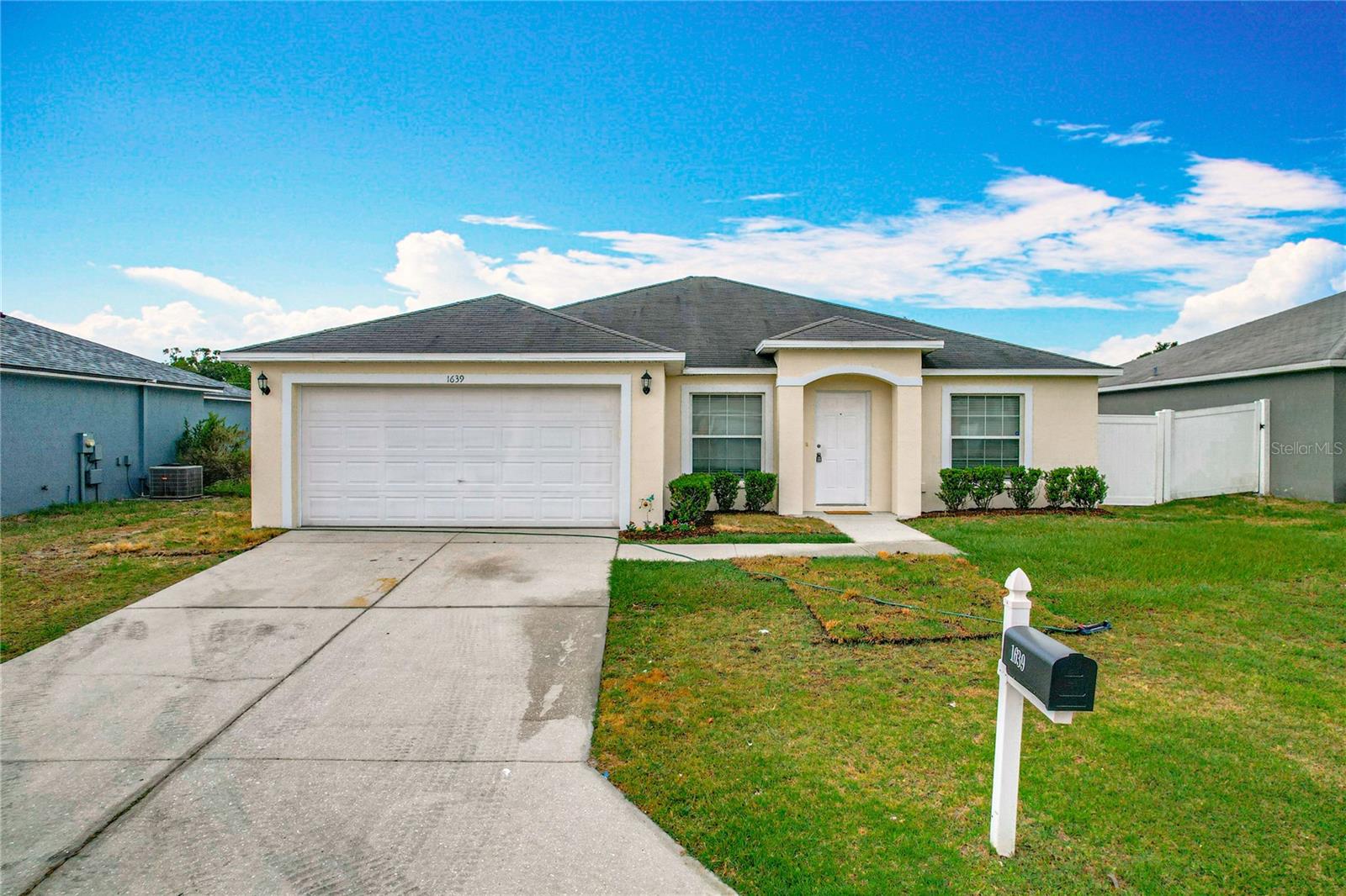 COUNTRY SQUARE - Residential