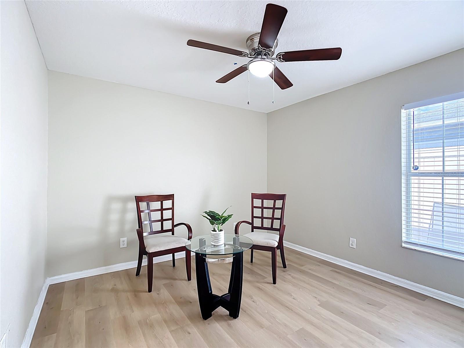 COUNTRY SQUARE - Residential