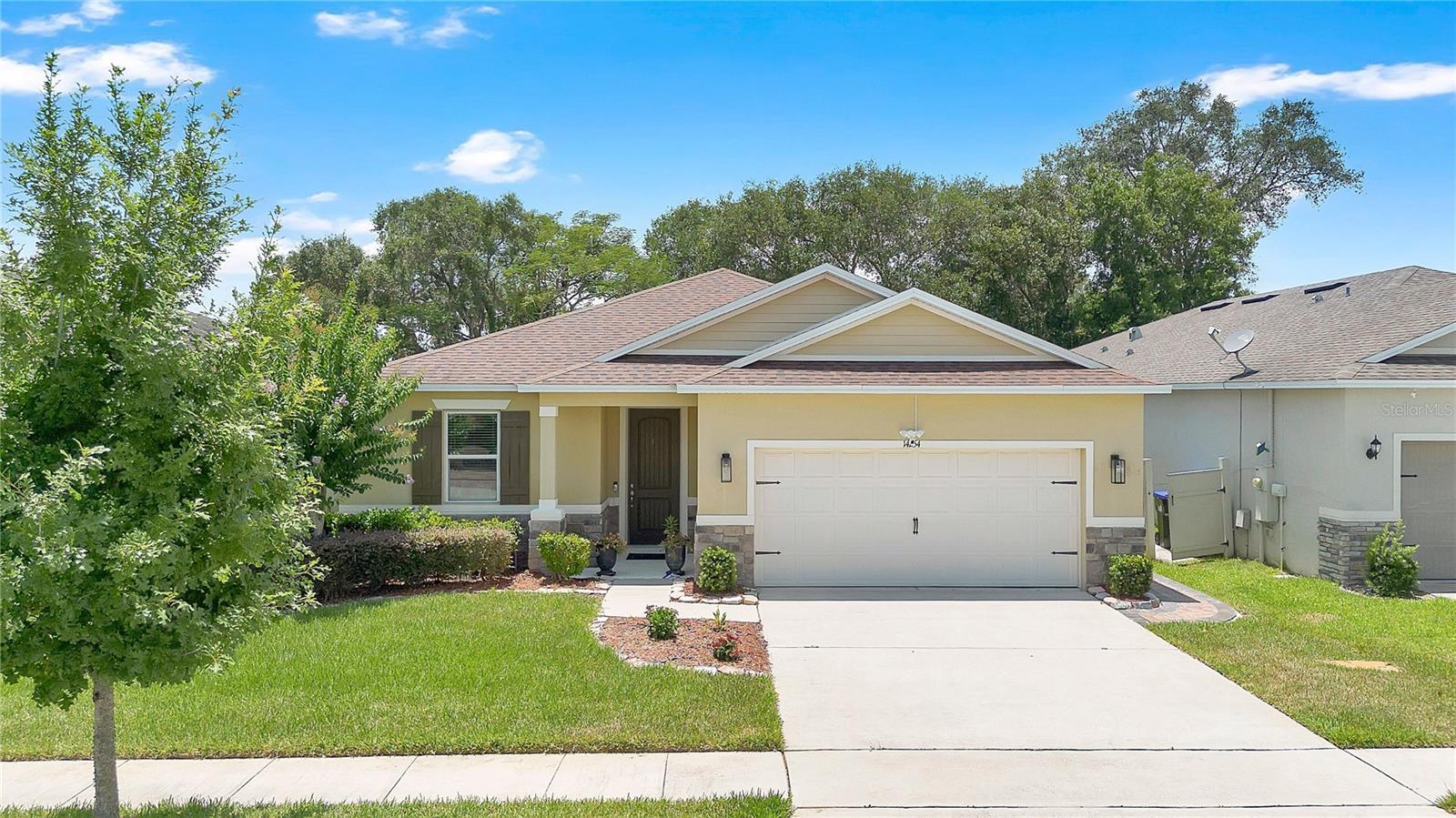 CREEKSTONE - Residential