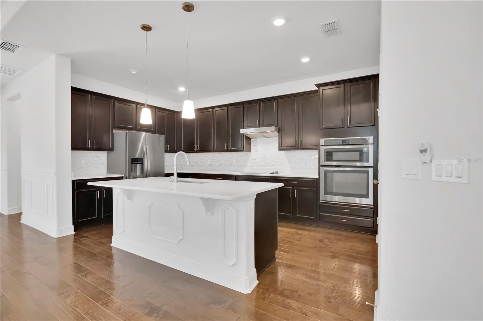 CREEKSTONE - Residential