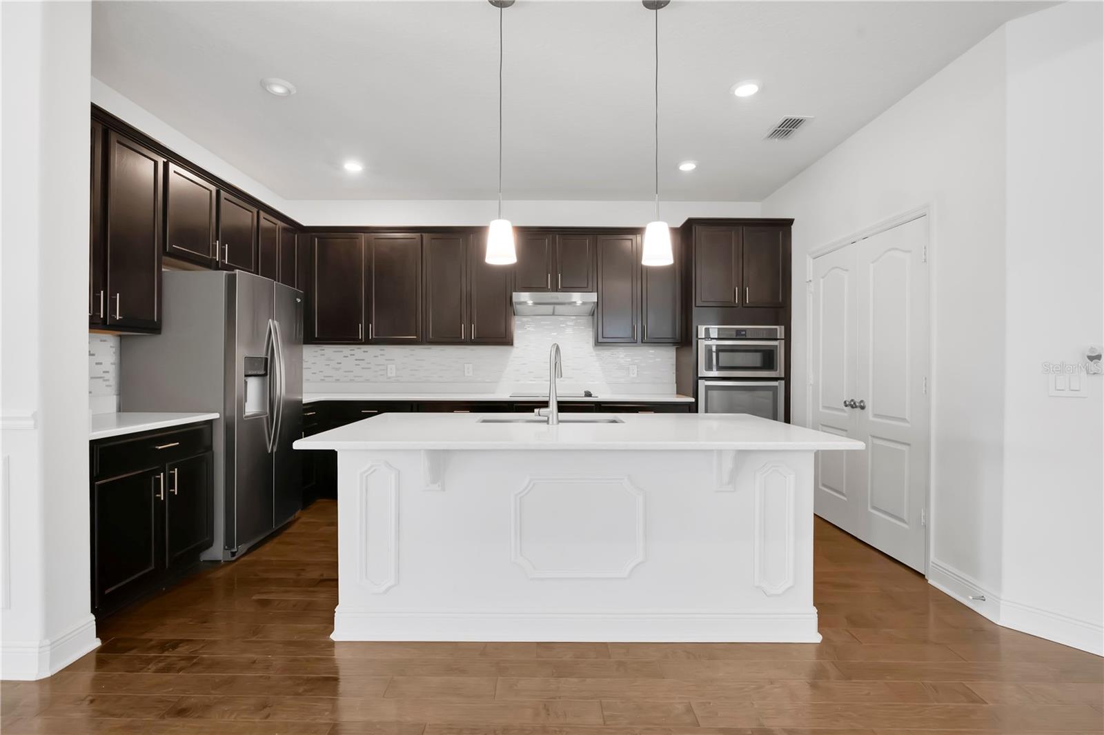 CREEKSTONE - Residential