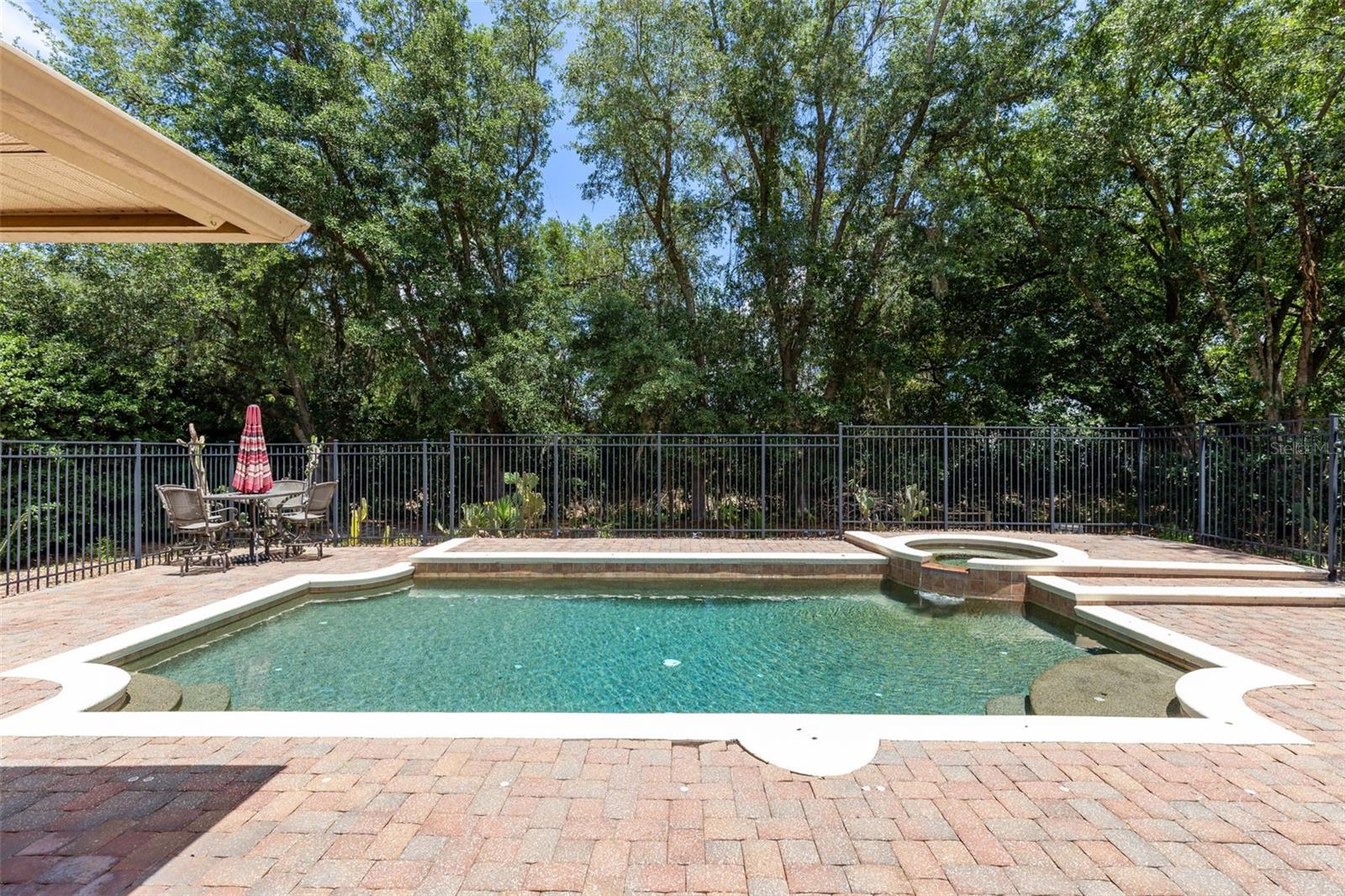 OAK LEAF - Residential