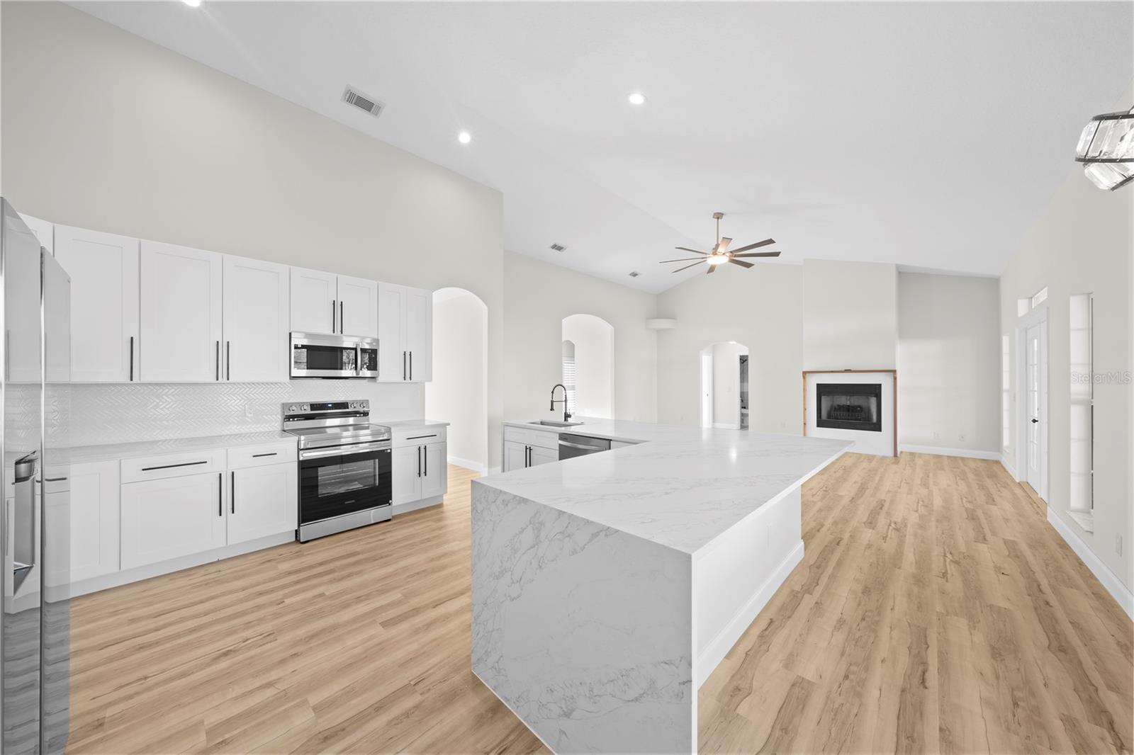 HILLS/HUNTSVILLE - Residential
