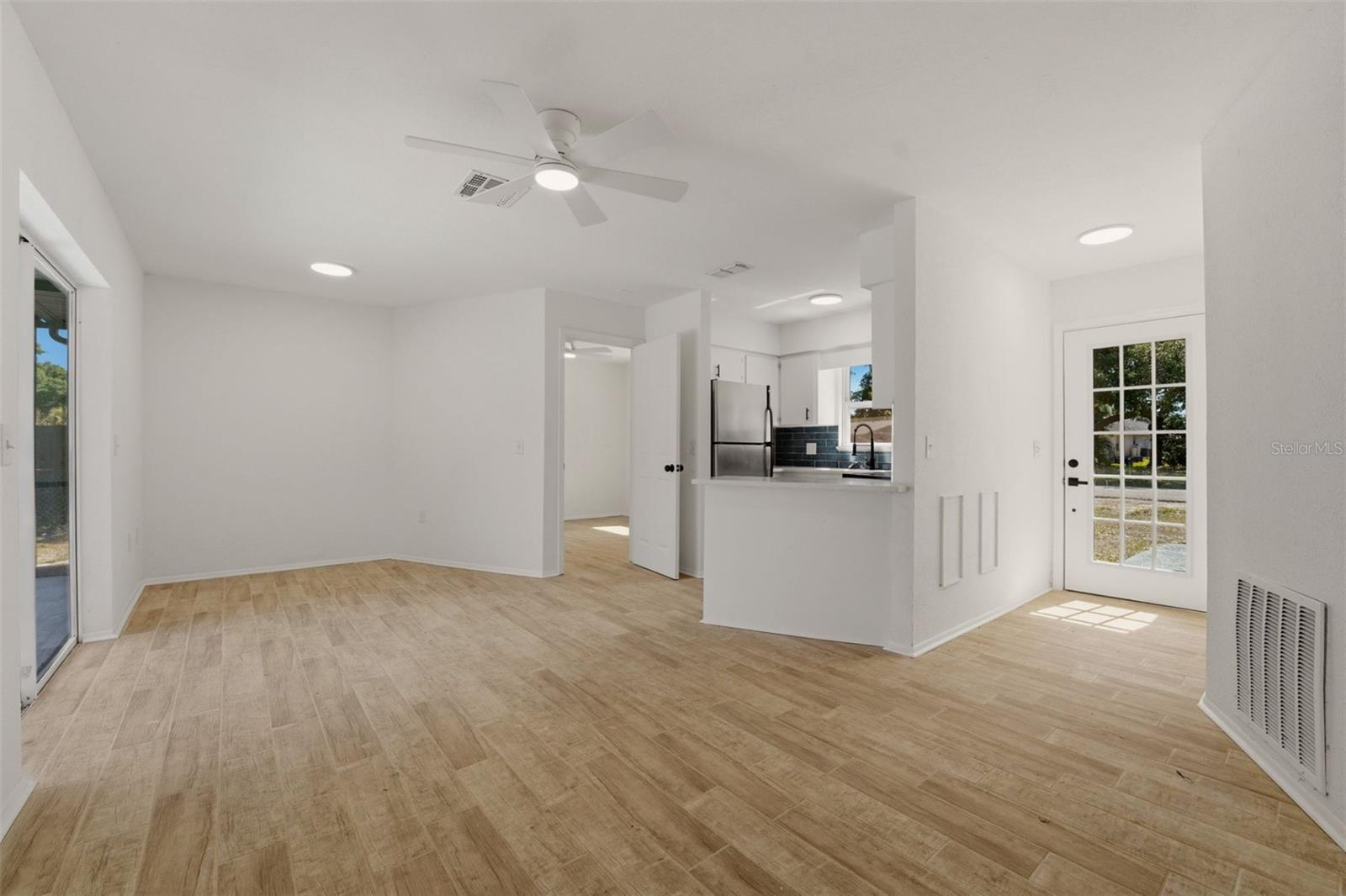 SOUTH VENICE - Residential