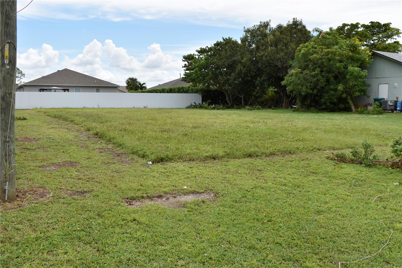 CAPE CORAL - Land