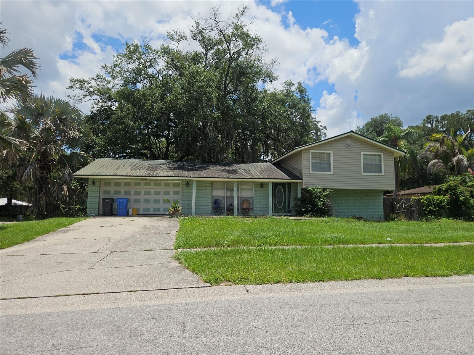 BRANDON LAKES - Residential