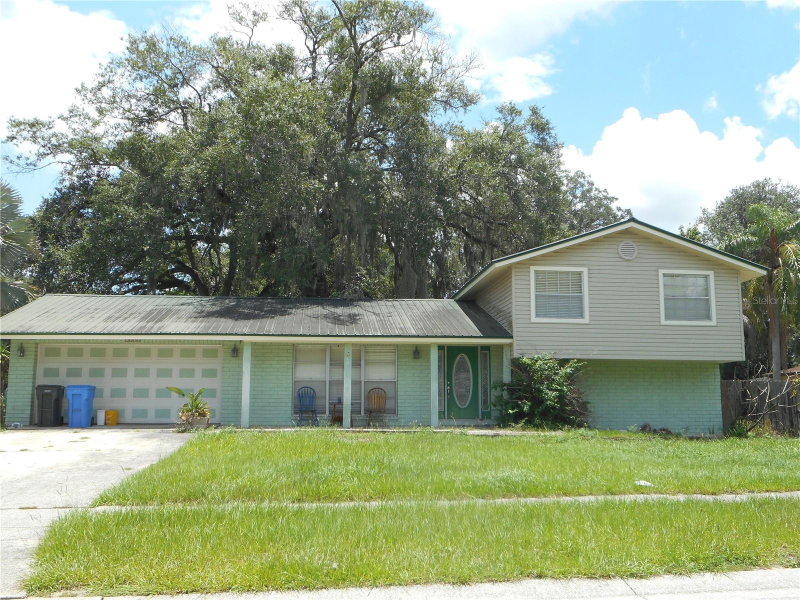 BRANDON LAKES - Residential