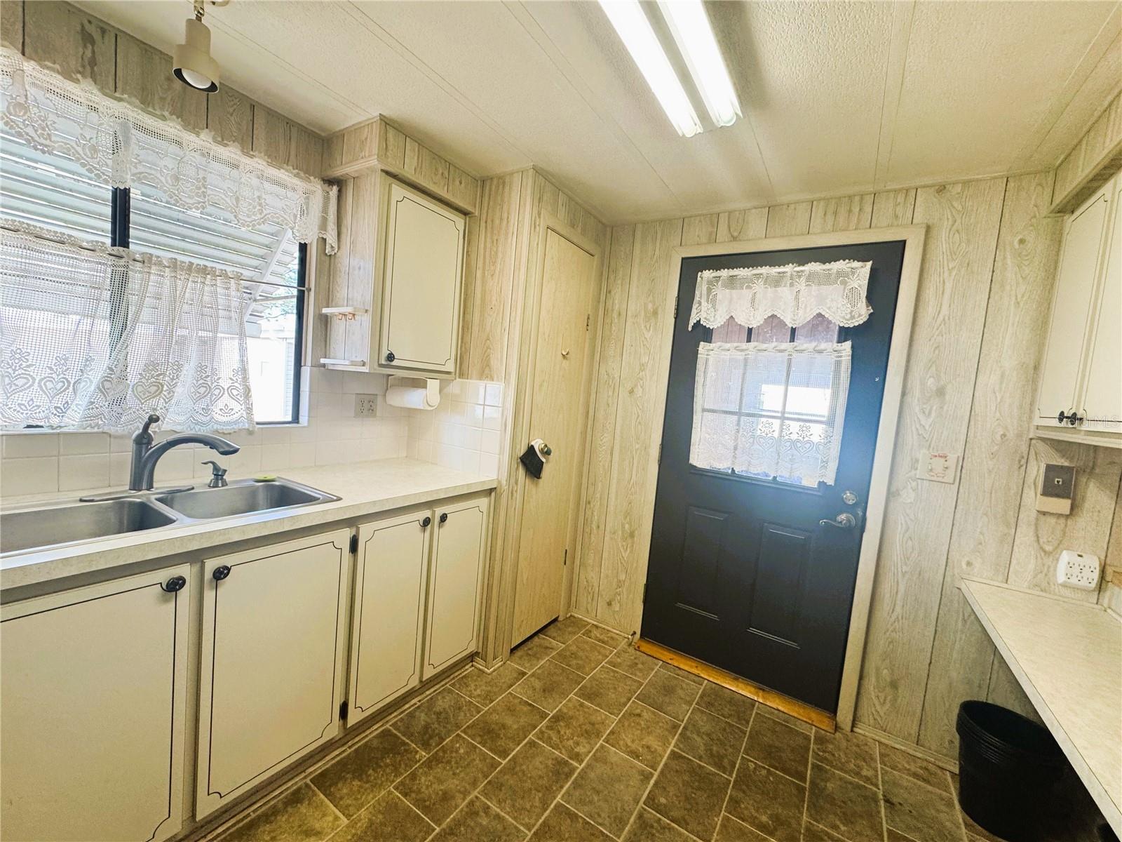 HAWTHORNE AT LEESBURG A COOP - Residential