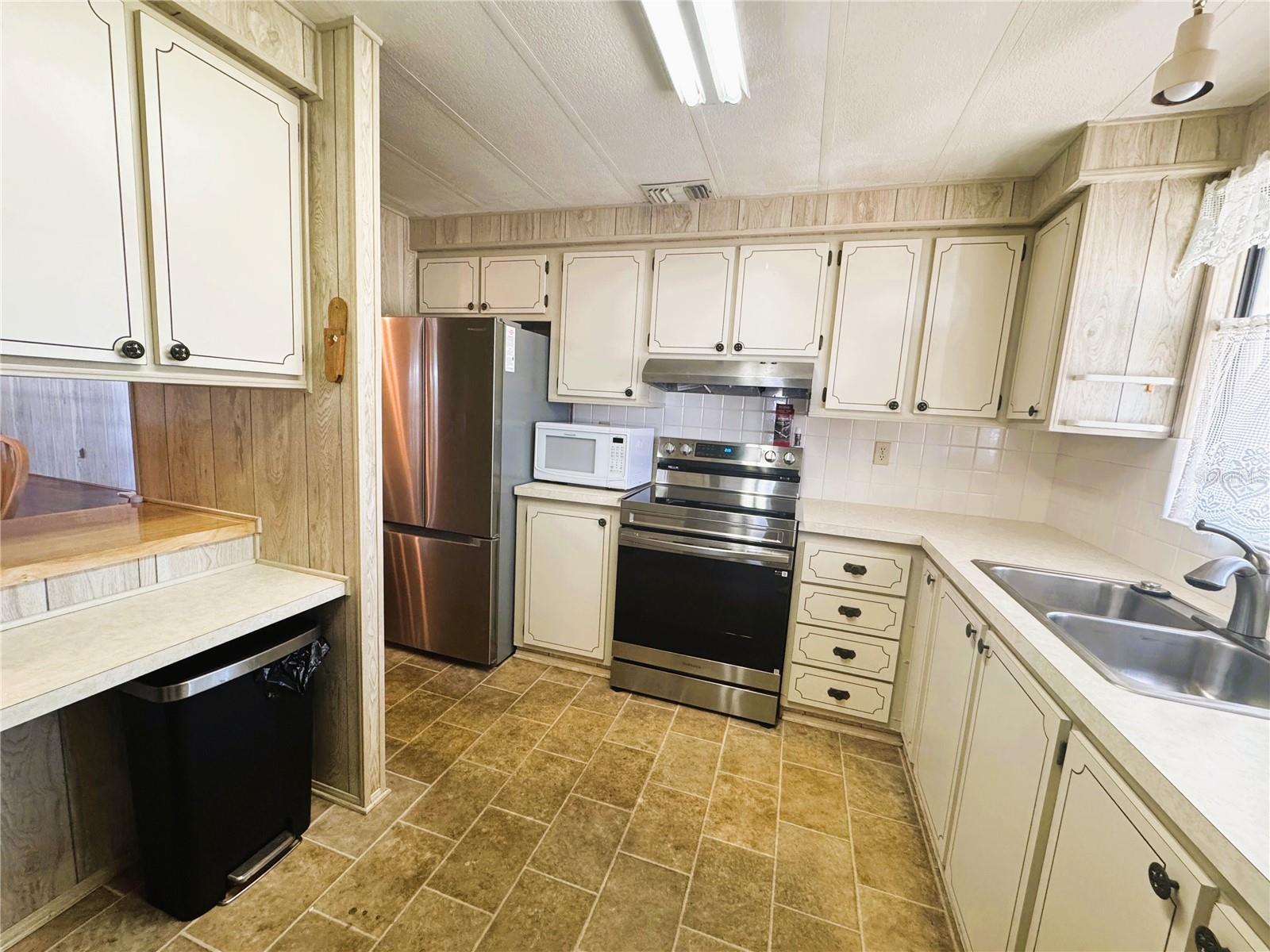HAWTHORNE AT LEESBURG A COOP - Residential