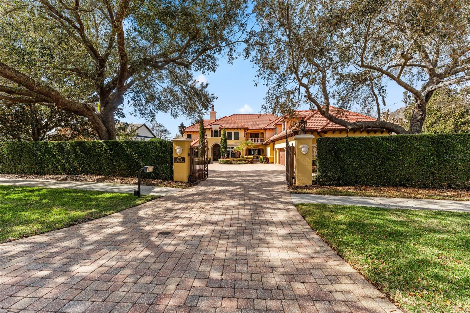 SUNSET BAY - Residential