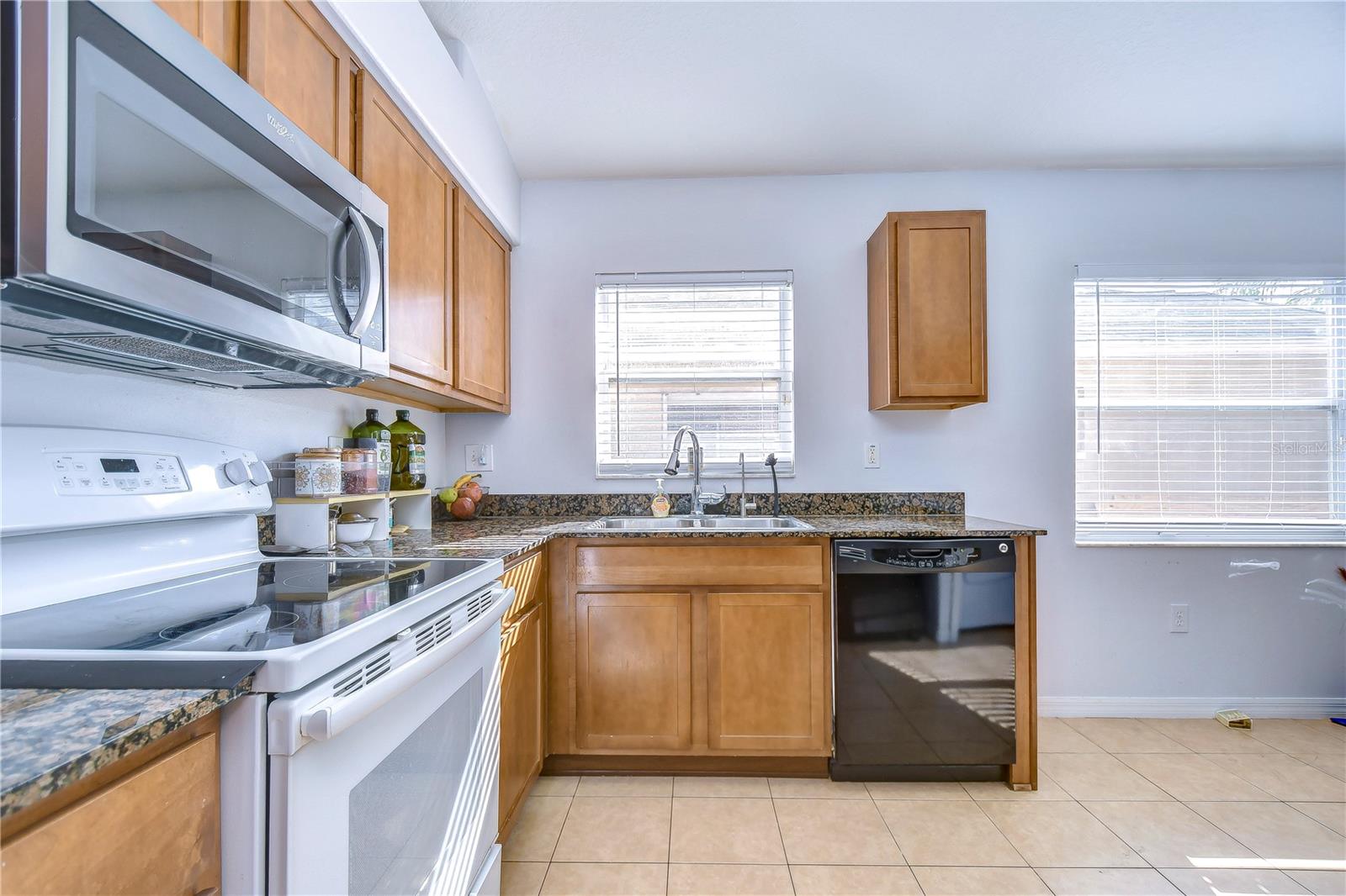 BRIDGEWATER PH 03 - Residential Lease