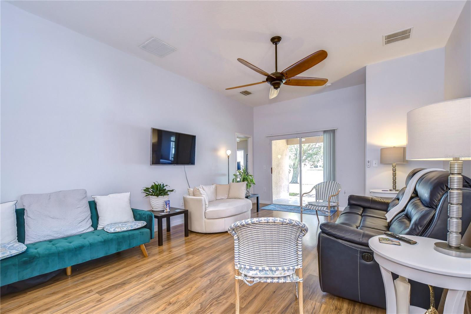 BRIDGEWATER PH 03 - Residential Lease