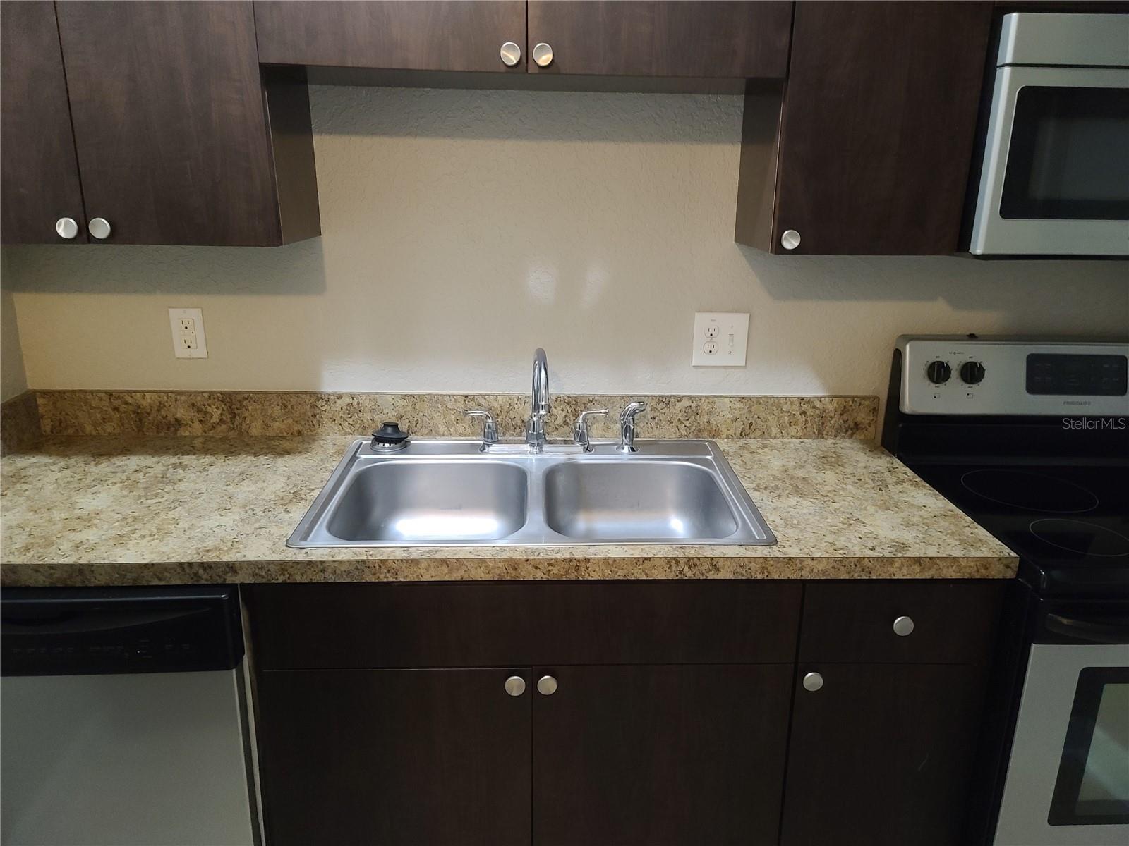 HANAN ESTATES - Residential Lease