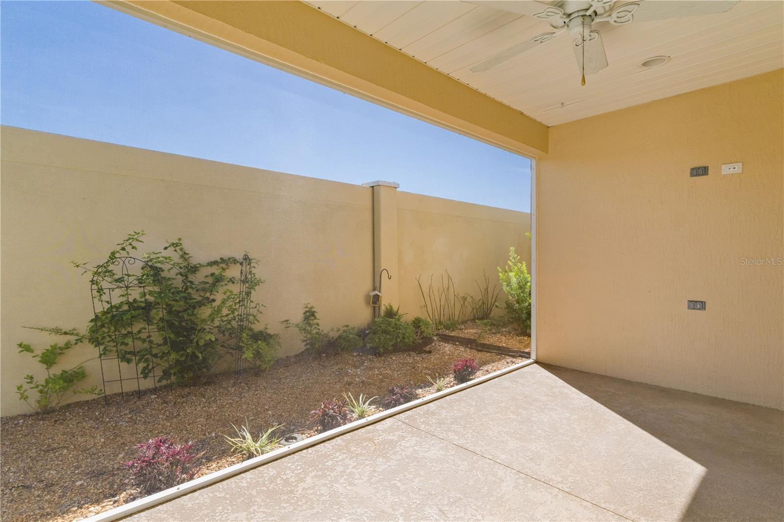 VILLAGES/SOUTHERN OAKS UN #116 - Residential