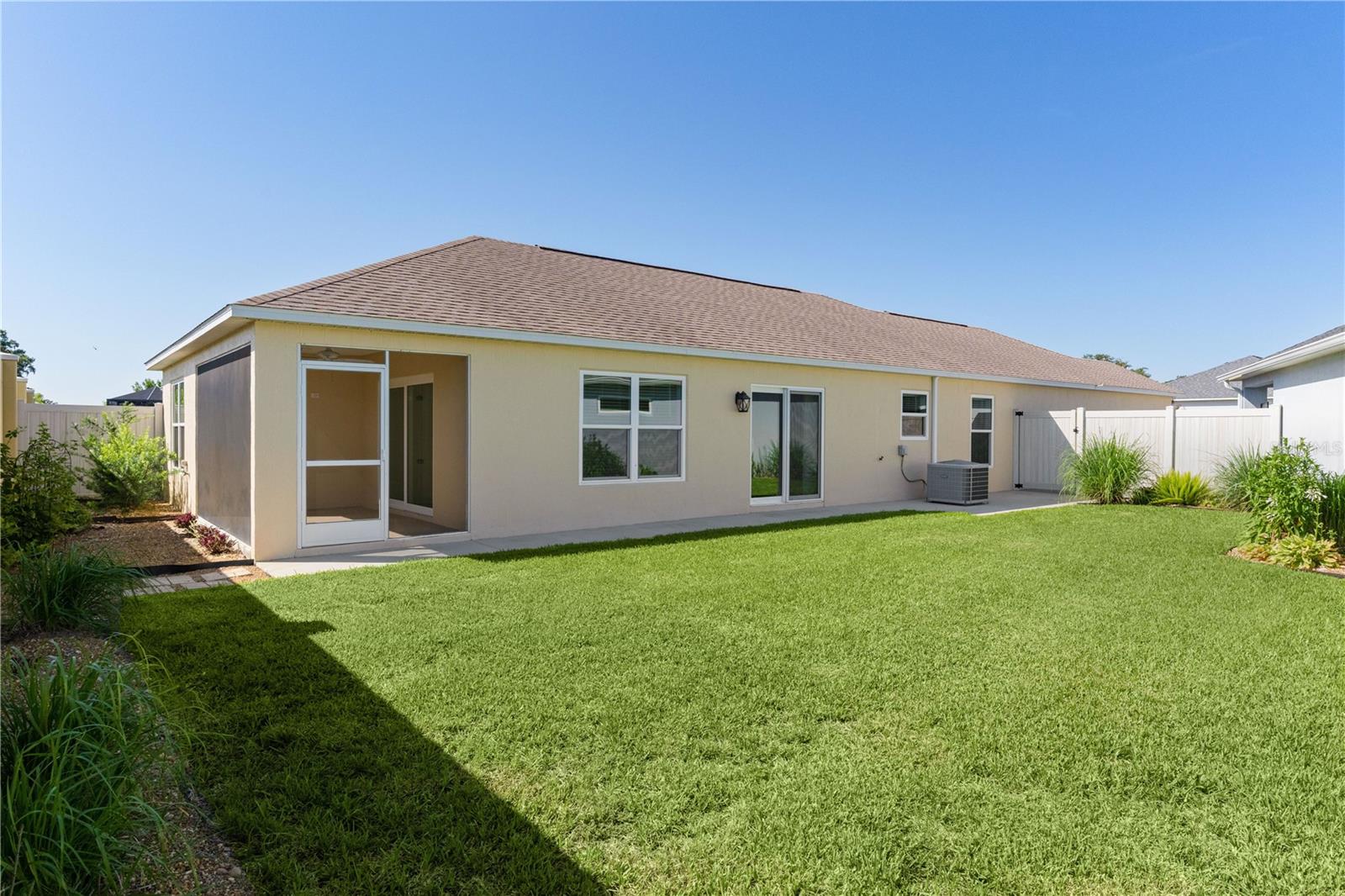 VILLAGES/SOUTHERN OAKS UN #116 - Residential