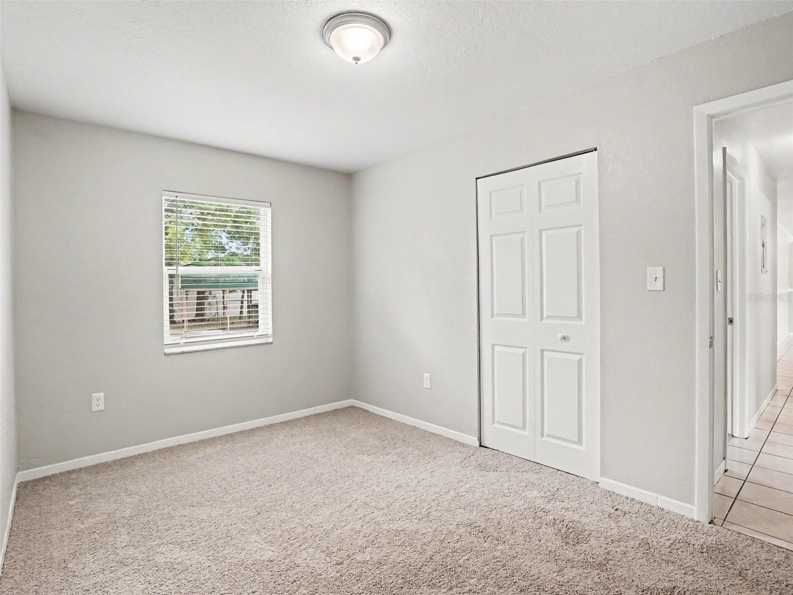 TWIN LAKES MANOR - Residential