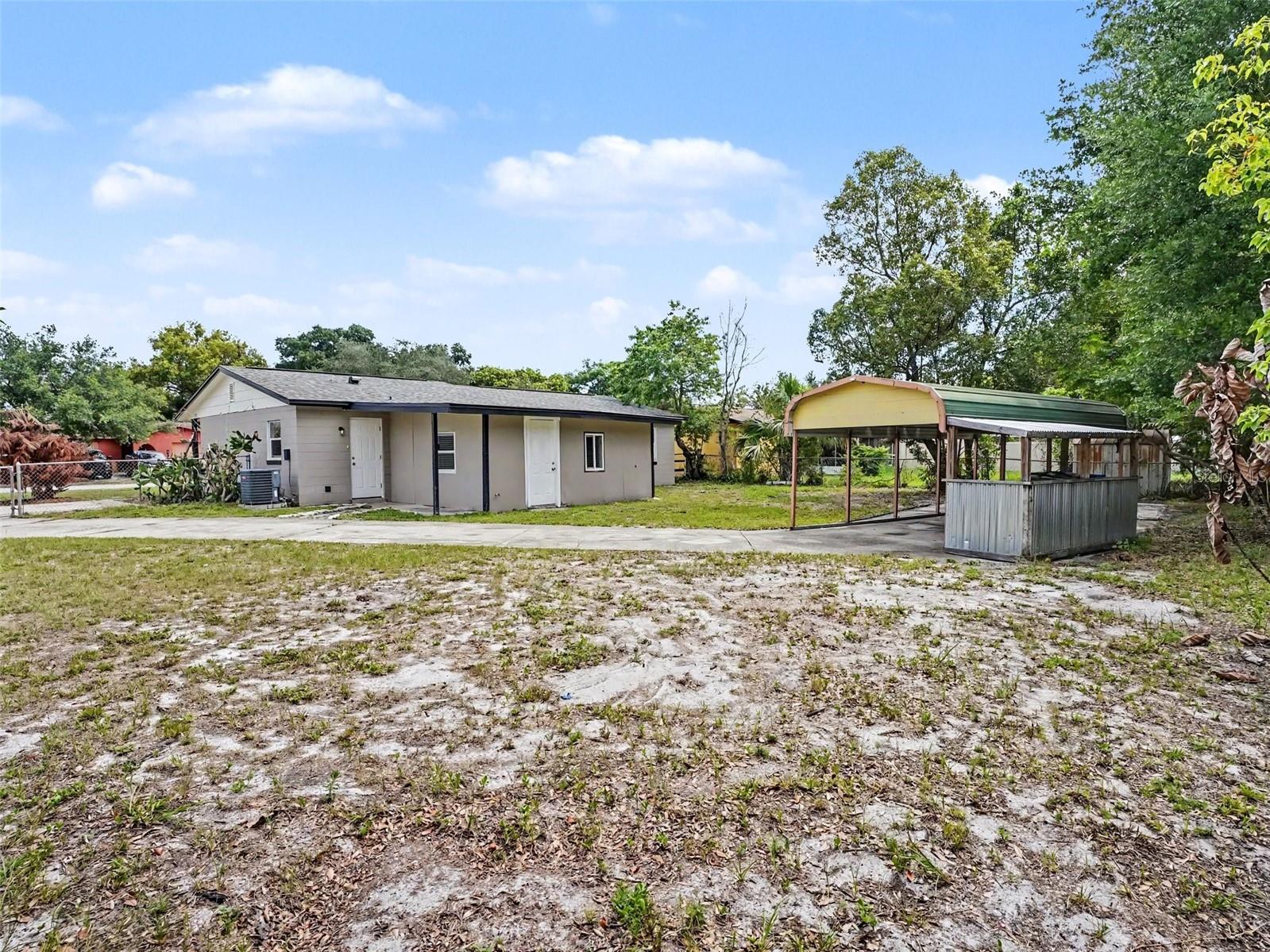 TWIN LAKES MANOR - Residential