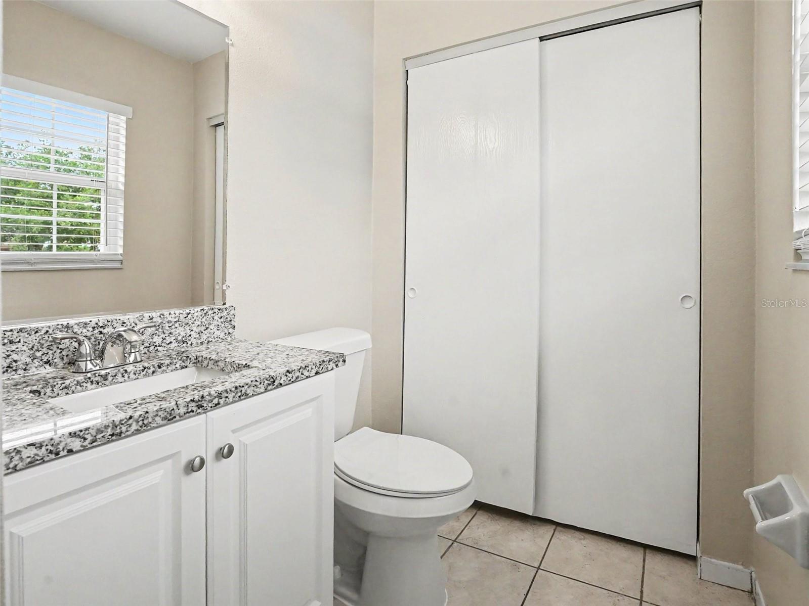 TWIN LAKES MANOR - Residential