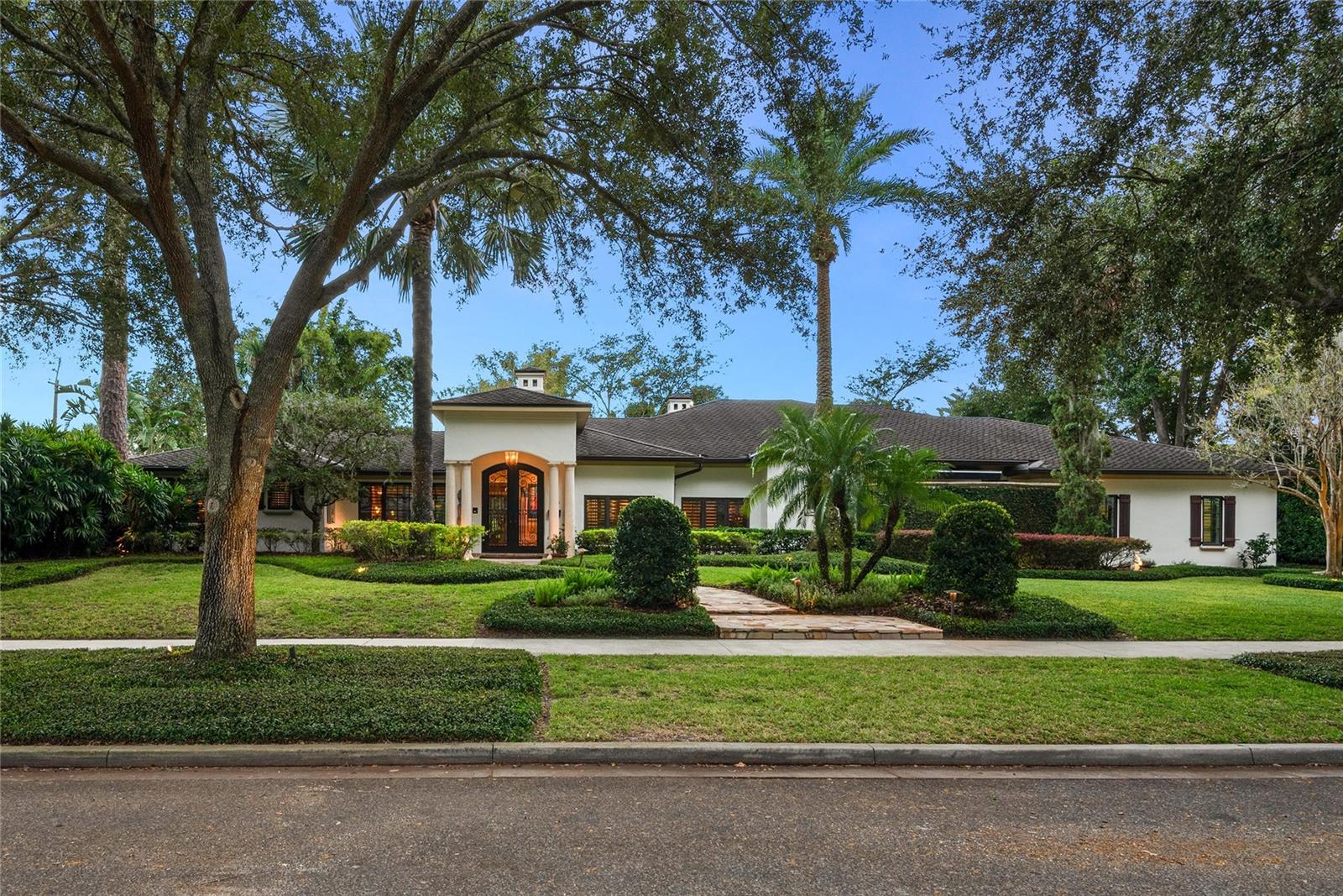 BEVERLY SHORES - Residential