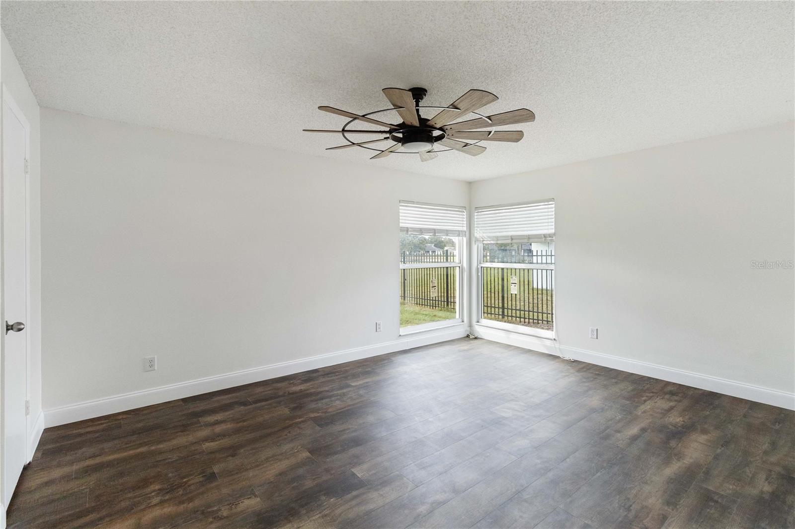 STERLING PARK UNIT 04 - Residential