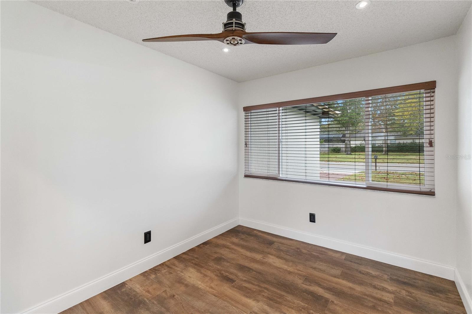 STERLING PARK UNIT 04 - Residential