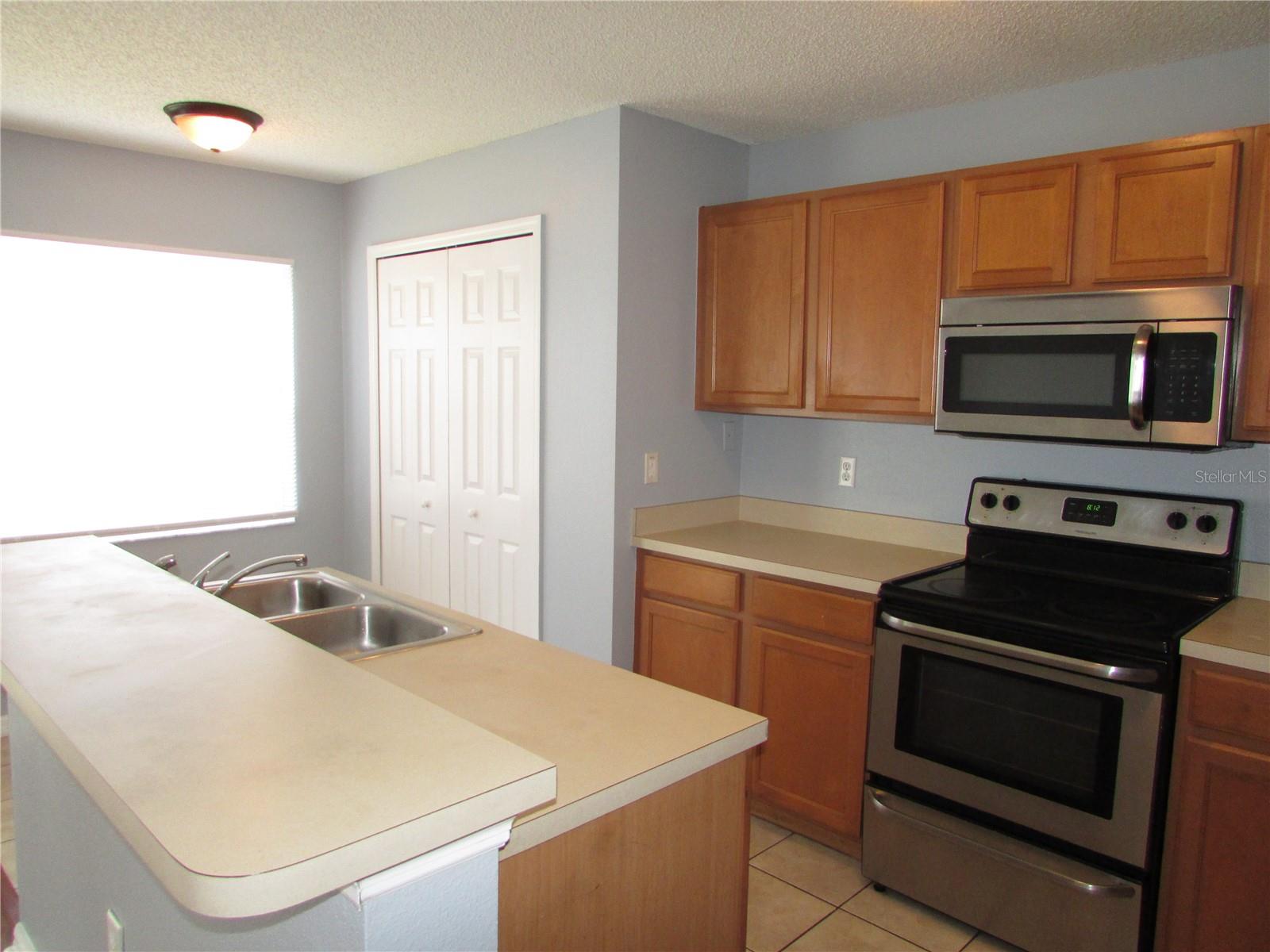 EDGEWATER PLACE - Residential Lease