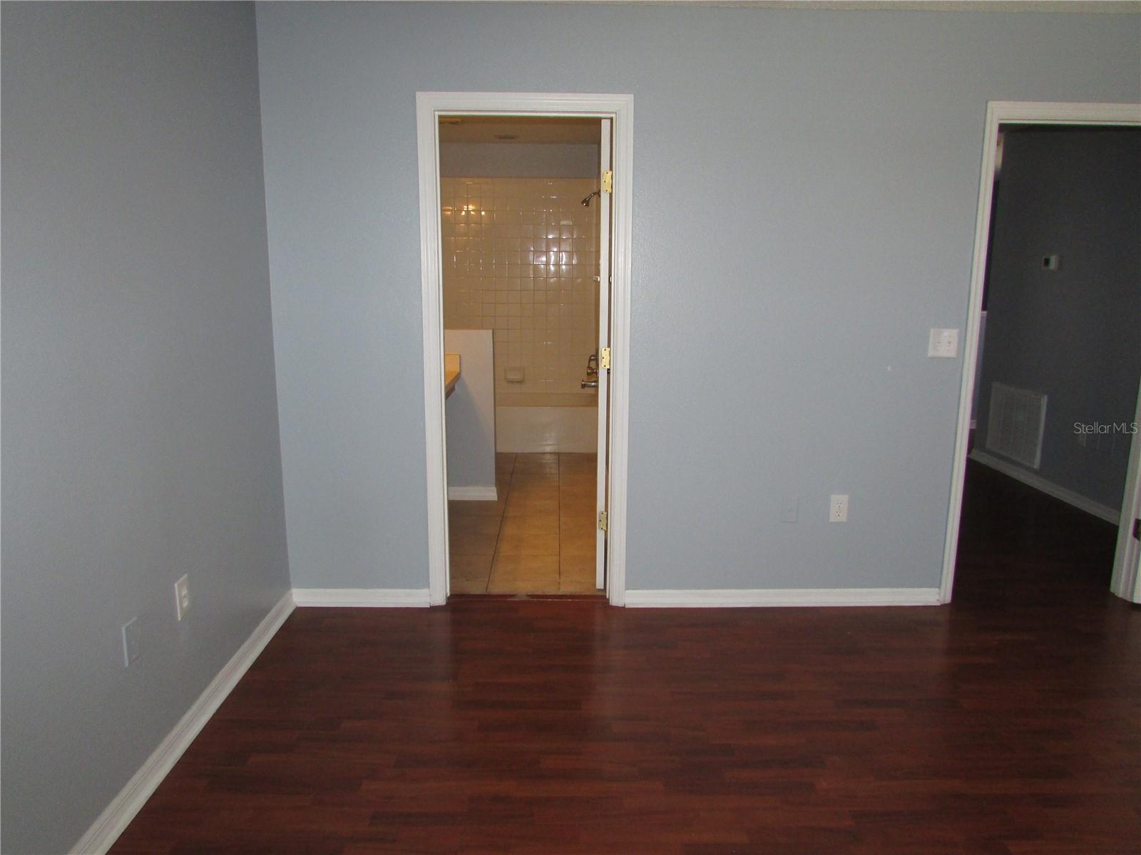 EDGEWATER PLACE - Residential Lease