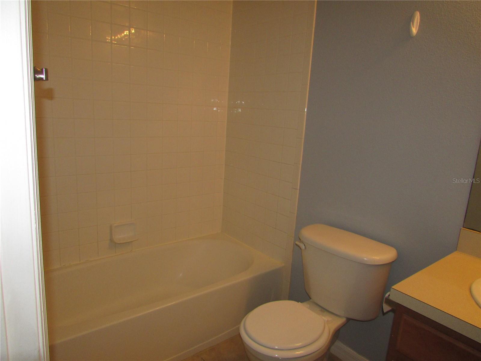 EDGEWATER PLACE - Residential Lease